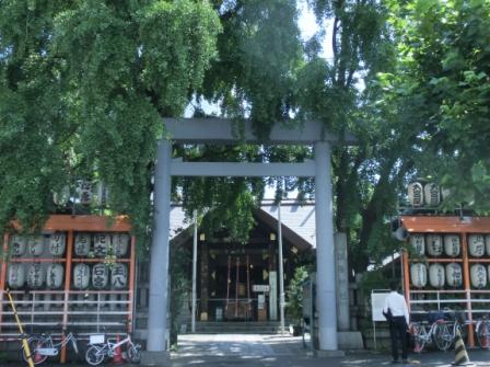 Namiyoke-Inari Shrine in Tsukiji.